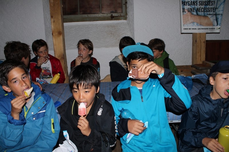 Village Camps International Summer Camp Leysin, Switzerland 2025-08-09 https://www.villagecamps.com/journals_admin/images/683-16-hike (25).jpg